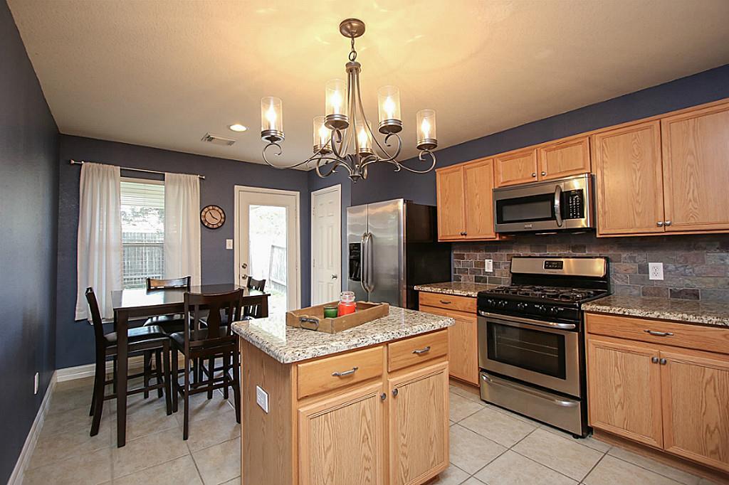 3603 Garrison Run Drive Spring, TX 77386 - Photo 11 of 26 Every chefs dream! Additional prep space & storage on the island