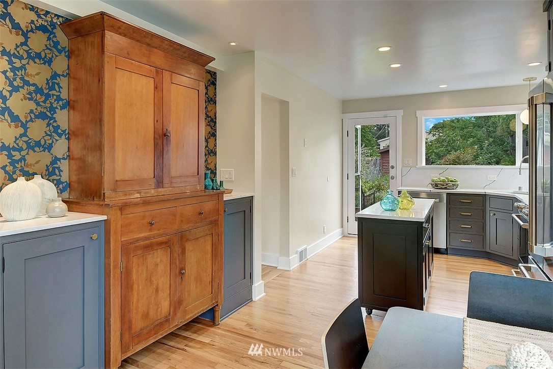 4130 Southwest Monroe Street Seattle, WA 98136 - Photo 5 of 27 Gallery Image 5
