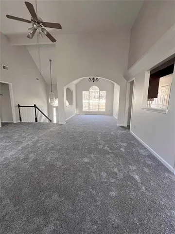 a view of empty room with window