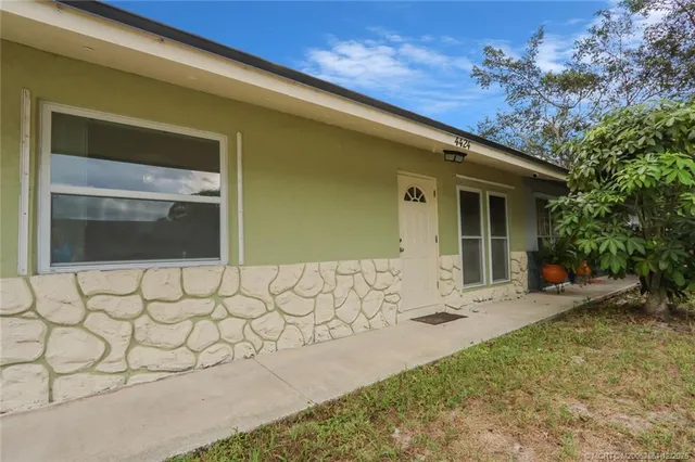 $290,000 | 4424 Southeast Beaver Lane, Stuart, FL 34997