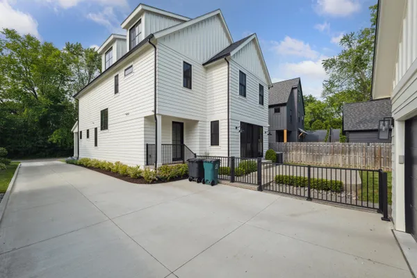 $1,995,000 | 1053 Canterbury Street, Birmingham, MI 48009