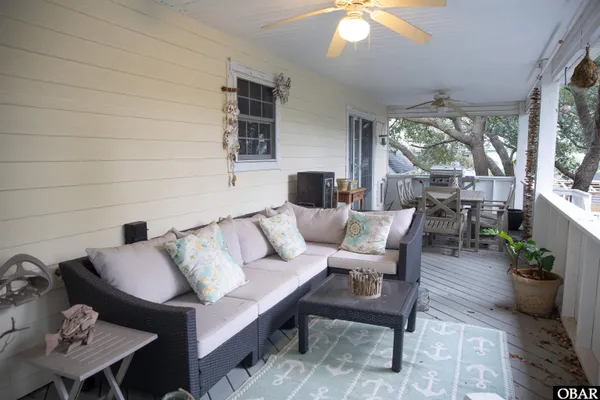 $645,000 | 207 West Barnes Street, Nags Head, NC 27959