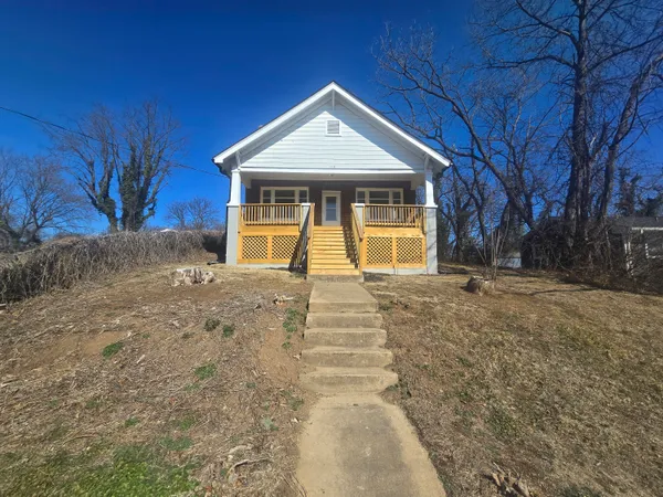 $2,300 | 1115 Grayson Avenue Northwest, Roanoke, VA 24017