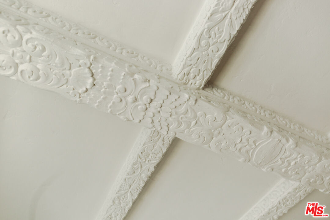 1302 North Sweetzer Avenue, Unit 402 West Hollywood, CA 90069 - Photo 6 of 23 a bathroom with a bathtub