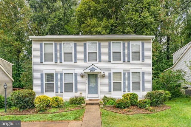 $490,000 | 15083 Holleyside Drive, Dumfries, VA 22025