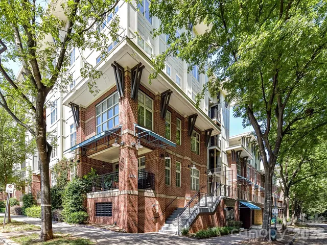$335,000 | 1101 West 1st Street, Unit 302, Charlotte, NC 28202
