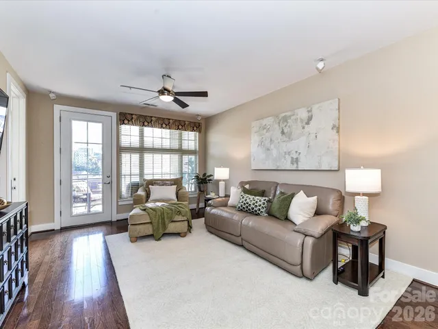 $335,000 | 1101 West 1st Street, Unit 302, Charlotte, NC 28202
