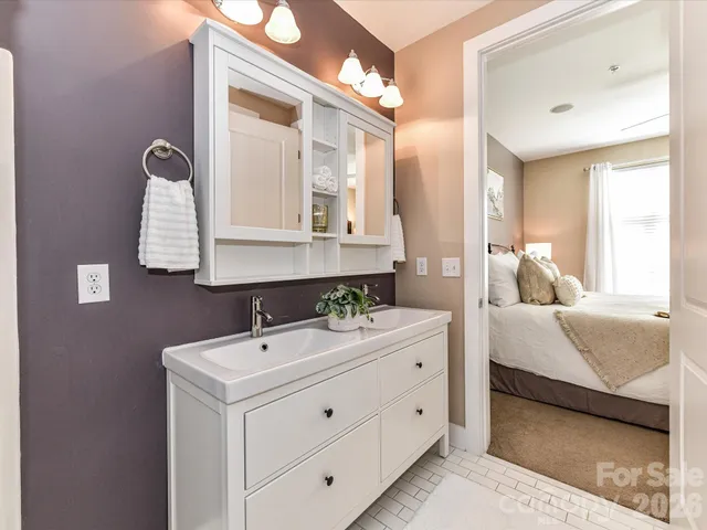 $335,000 | 1101 West 1st Street, Unit 302, Charlotte, NC 28202