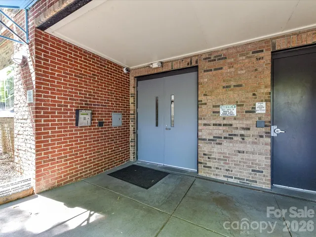 $335,000 | 1101 West 1st Street, Unit 302, Charlotte, NC 28202