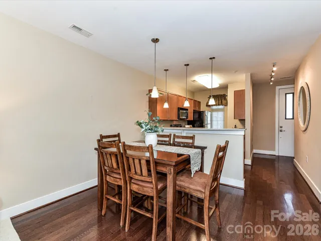 $335,000 | 1101 West 1st Street, Unit 302, Charlotte, NC 28202