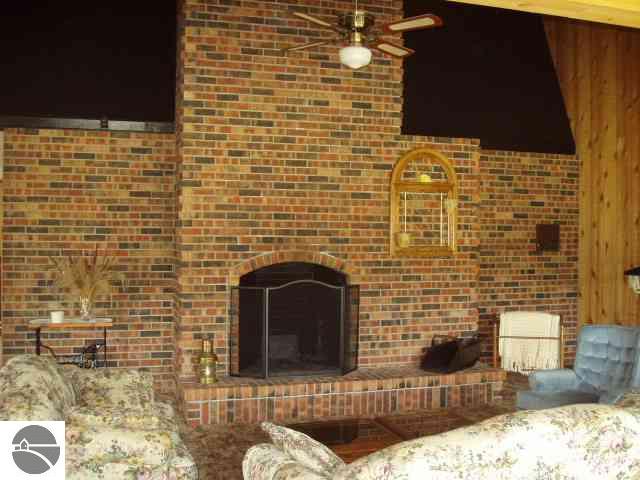 7189 Bennett Road Williamsburg, MI 49690 - Photo 6 of 9 1653757-5.JPG