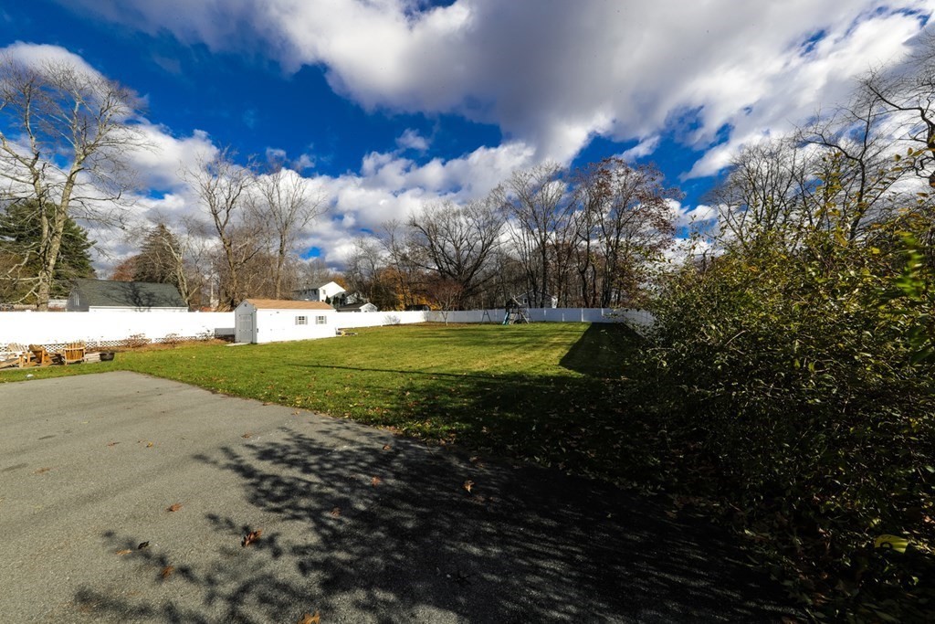 110 Concord Road Billerica, MA 01821 - Photo 6 of 39