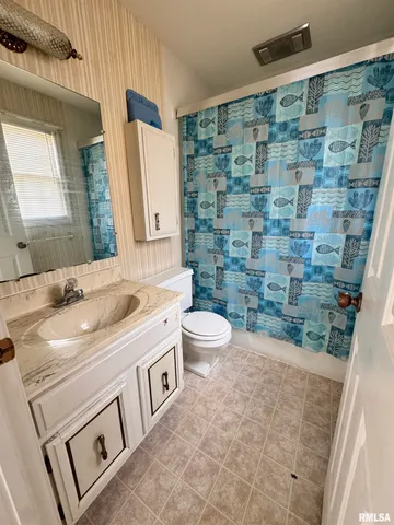 $119,000 | 105 Arlington Drive, Macomb, IL 61455