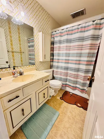 $119,000 | 105 Arlington Drive, Macomb, IL 61455