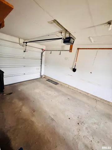 $119,000 | 105 Arlington Drive, Macomb, IL 61455