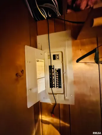 $119,000 | 105 Arlington Drive, Macomb, IL 61455