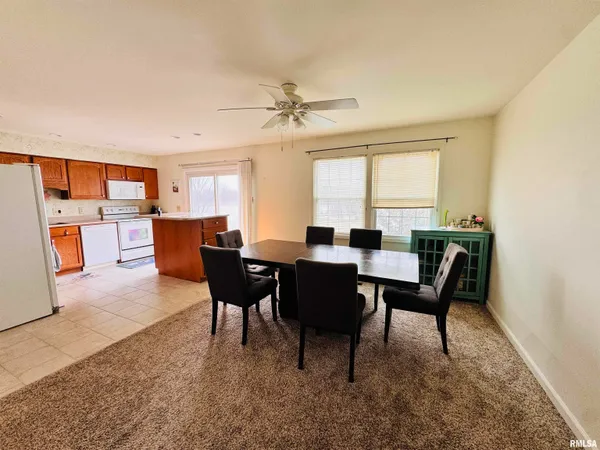 $119,000 | 105 Arlington Drive, Macomb, IL 61455