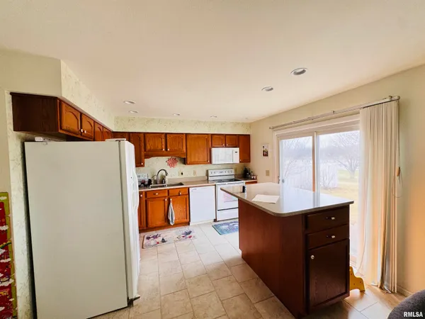 $119,000 | 105 Arlington Drive, Macomb, IL 61455