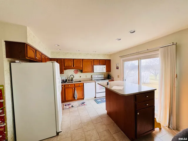 $119,000 | 105 Arlington Drive, Macomb, IL 61455