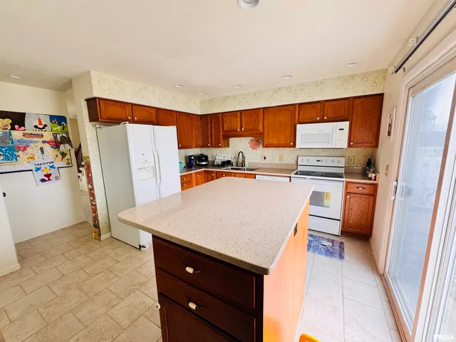 $119,000 | 105 Arlington Drive, Macomb, IL 61455