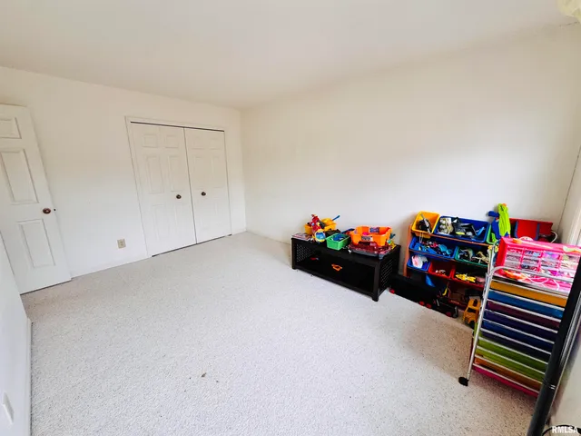 $119,000 | 105 Arlington Drive, Macomb, IL 61455