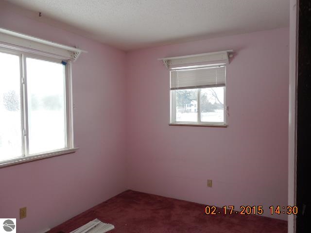 814 Ausable Road Oscoda, MI 48750 - Photo 12 of 15 1795308-11.JPG