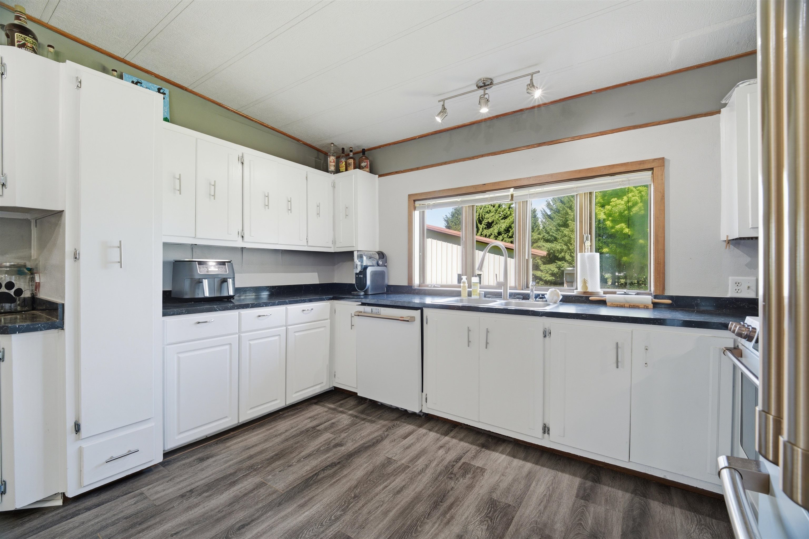 W10531 Roloff Road New London, WI 54961 - Photo 13 of 56