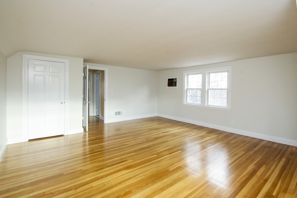 28 Seneca Road Winchester, MA 01890 - Photo 15 of 27 Gallery Image 15