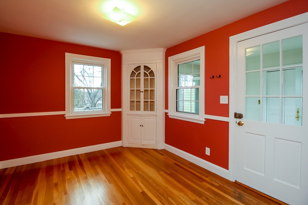 28 Seneca Road Winchester, MA 01890 - Photo 7 of 27 Gallery Image 7