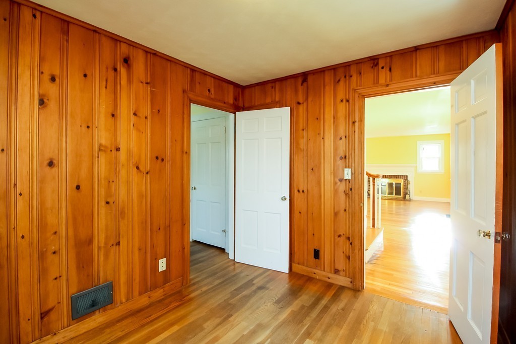28 Seneca Road Winchester, MA 01890 - Photo 8 of 27 Gallery Image 8