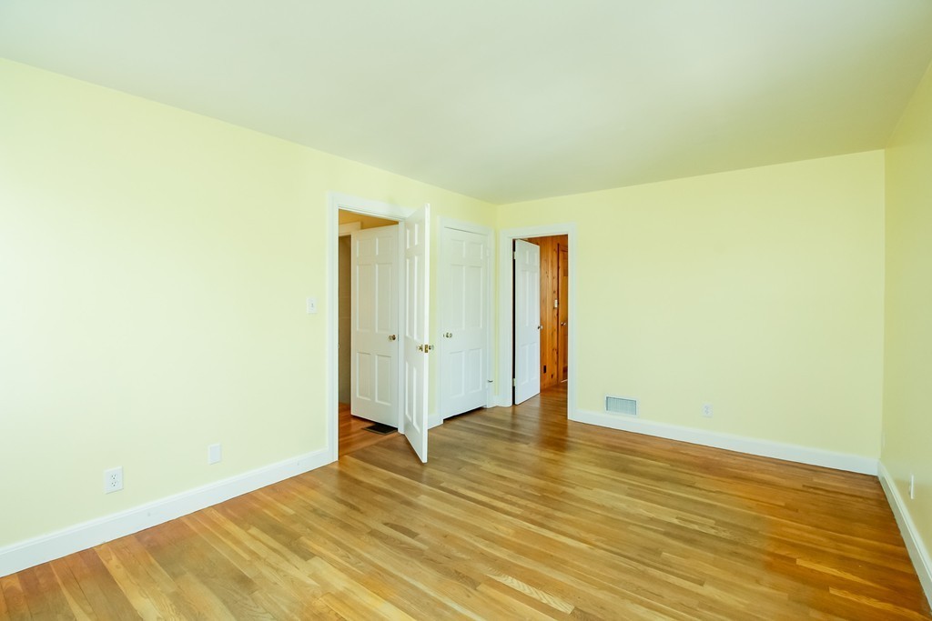 28 Seneca Road Winchester, MA 01890 - Photo 9 of 27 Gallery Image 9