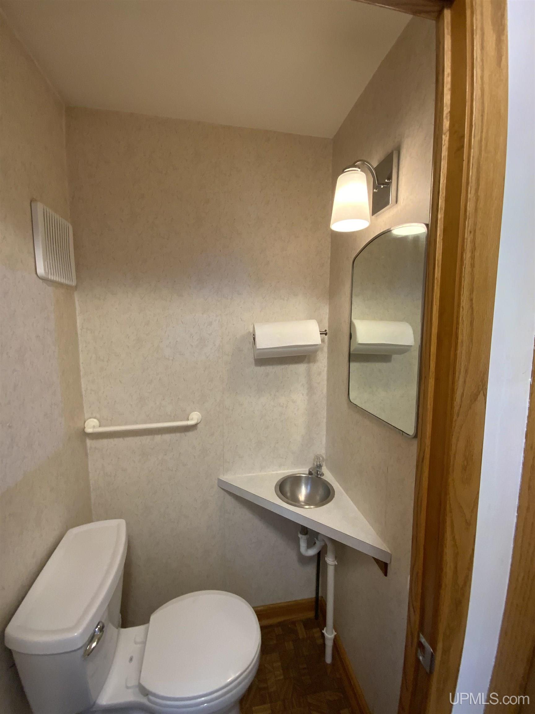 2010 West Ridge Street Marquette, MI 49855 - Photo 12 of 26 Gallery Image 12