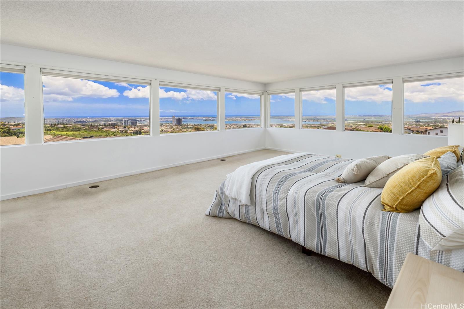 Upstairs Bedroom/Recreation area with AMAZING panoramic views.