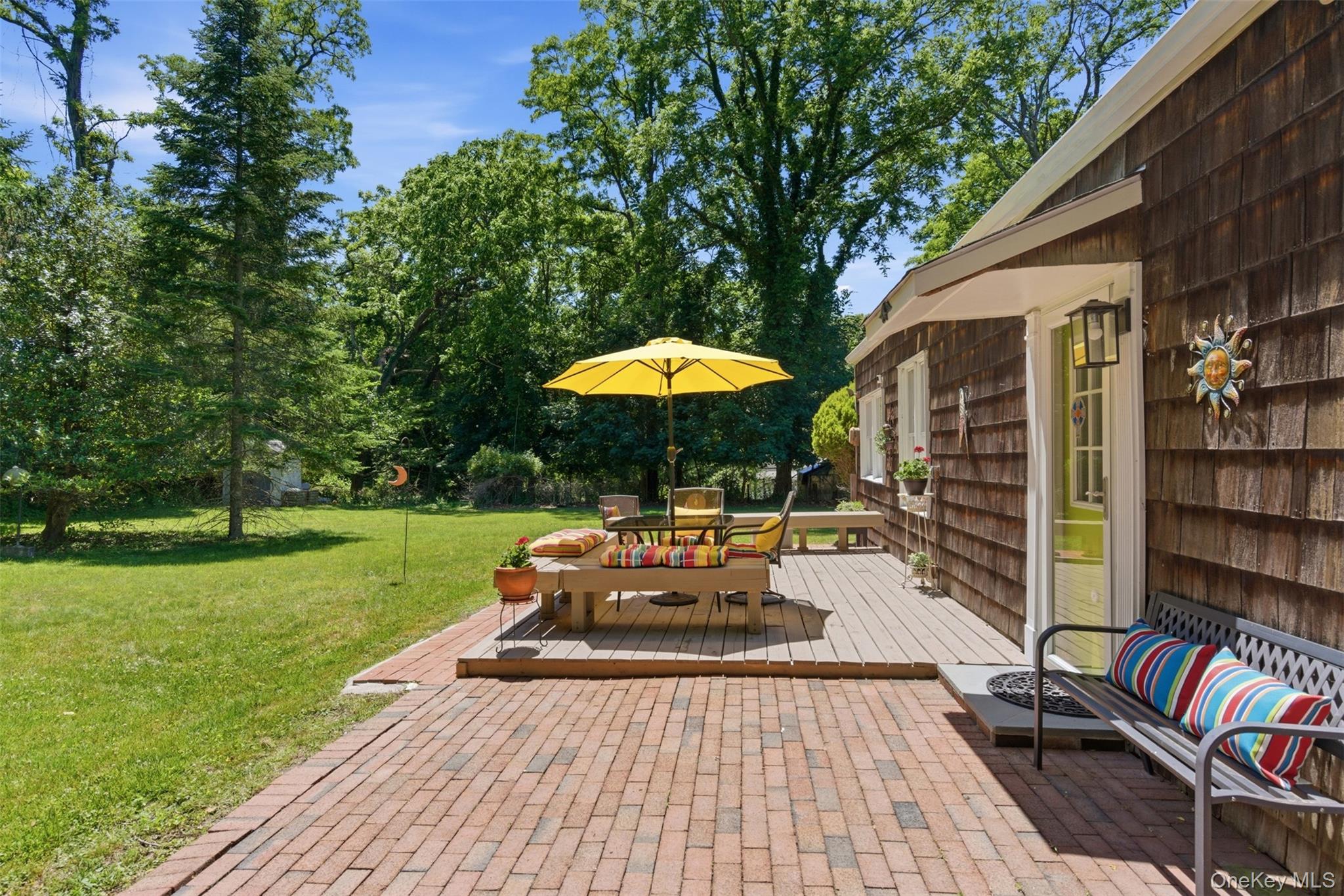 4 Landing Meadow Road Smithtown, NY 11787 - Photo 4 of 19