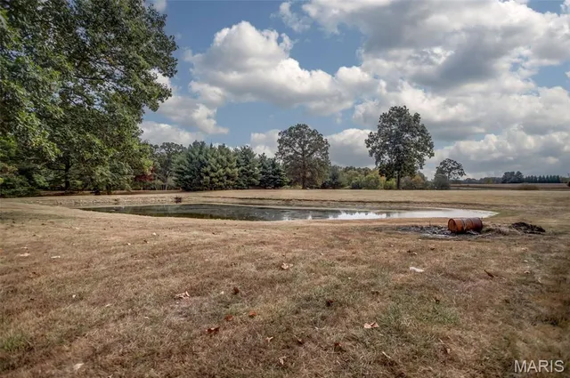 $410,000 | 4988 White Deer Lane, Brighton, IL 62012