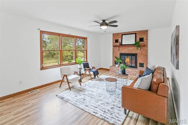 $410,000 | 4988 White Deer Lane, Brighton, IL 62012