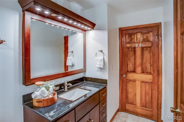 $410,000 | 4988 White Deer Lane, Brighton, IL 62012