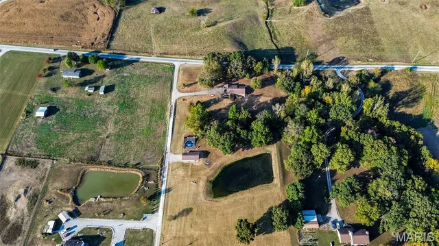 $410,000 | 4988 White Deer Lane, Brighton, IL 62012