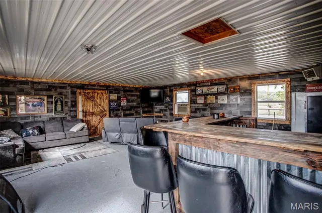 $410,000 | 4988 White Deer Lane, Brighton, IL 62012