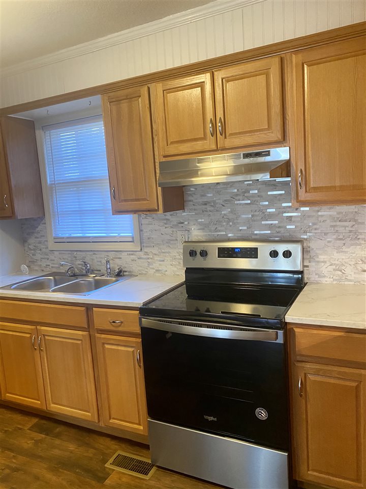 785 Ridgedale Drive Spartanburg, SC 29306 - Photo 6 of 20 Kitchen