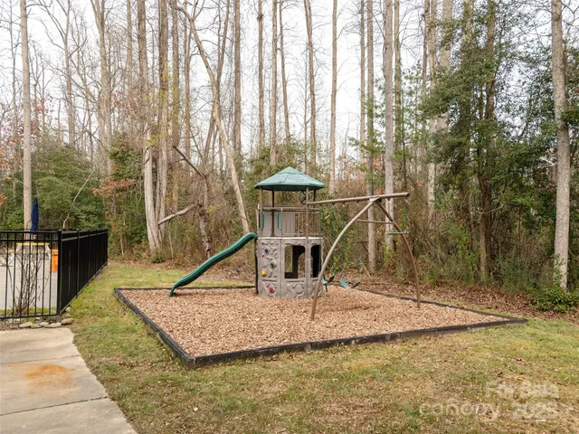 $299,000 | 40 Foxden Drive, Unit 204, Fletcher, NC 28732