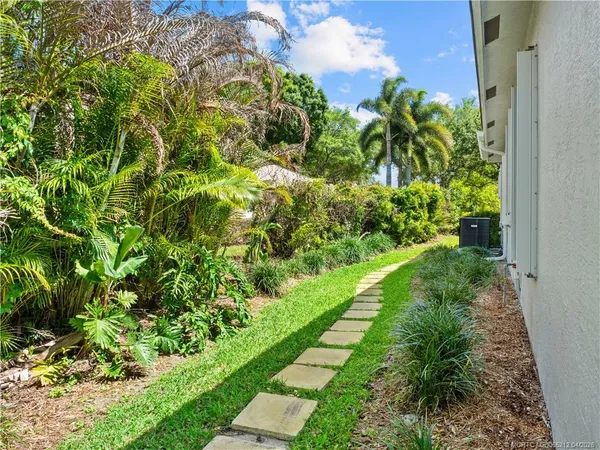 $950,000 | 5513 Southeast Forest Glade Trail, Hobe Sound, FL 33455