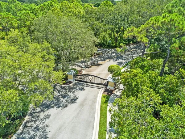 $950,000 | 5513 Southeast Forest Glade Trail, Hobe Sound, FL 33455