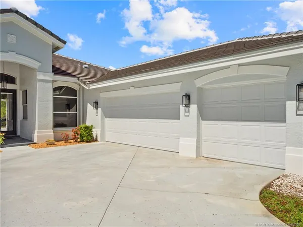 $950,000 | 5513 Southeast Forest Glade Trail, Hobe Sound, FL 33455