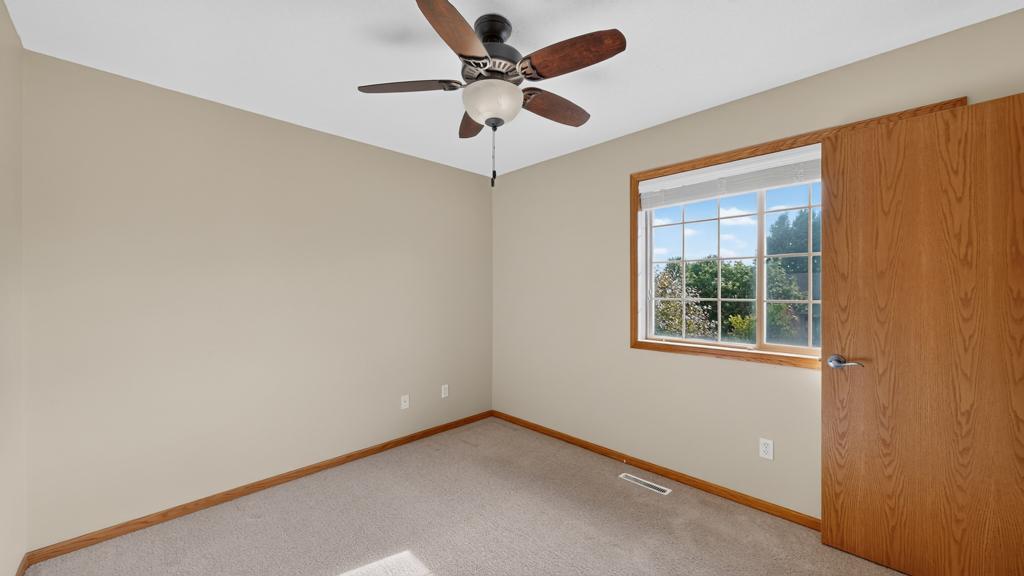 5806 48 Avenue Northwest Rochester, MN 55901 - Photo 25 of 48