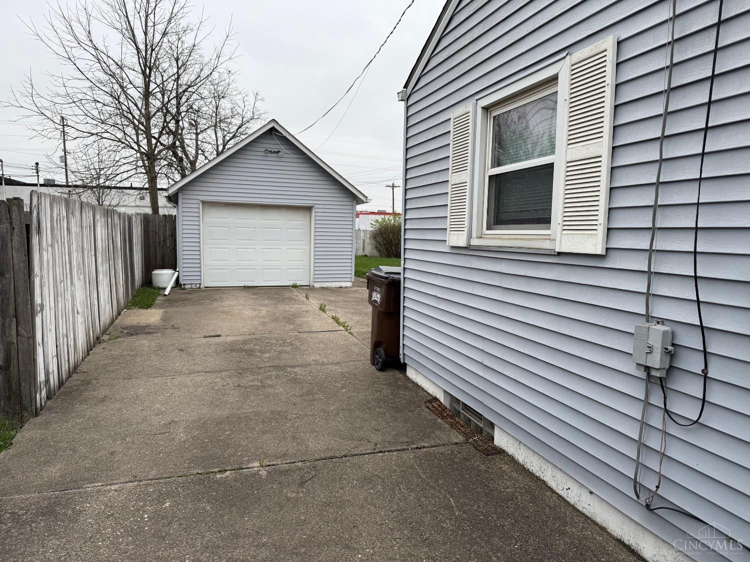 609 Gideon Road Middletown, OH 45044 - Photo 3 of 17