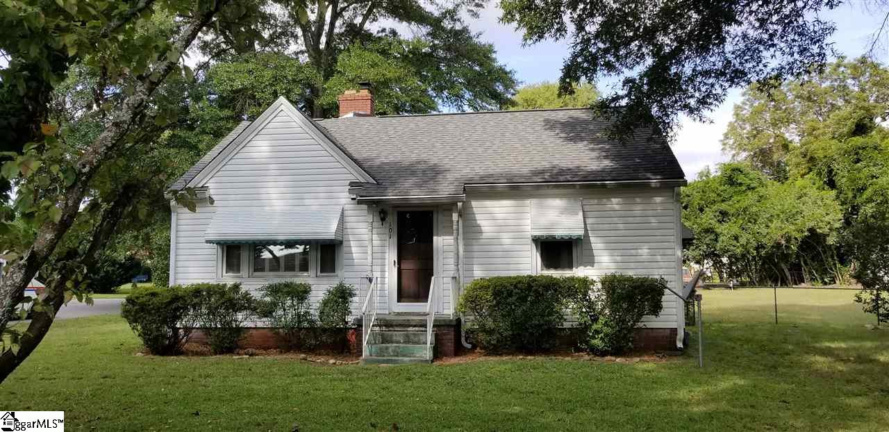 101 Ridgeway Drive Greenville, SC 29607 - Photo 1 of 27