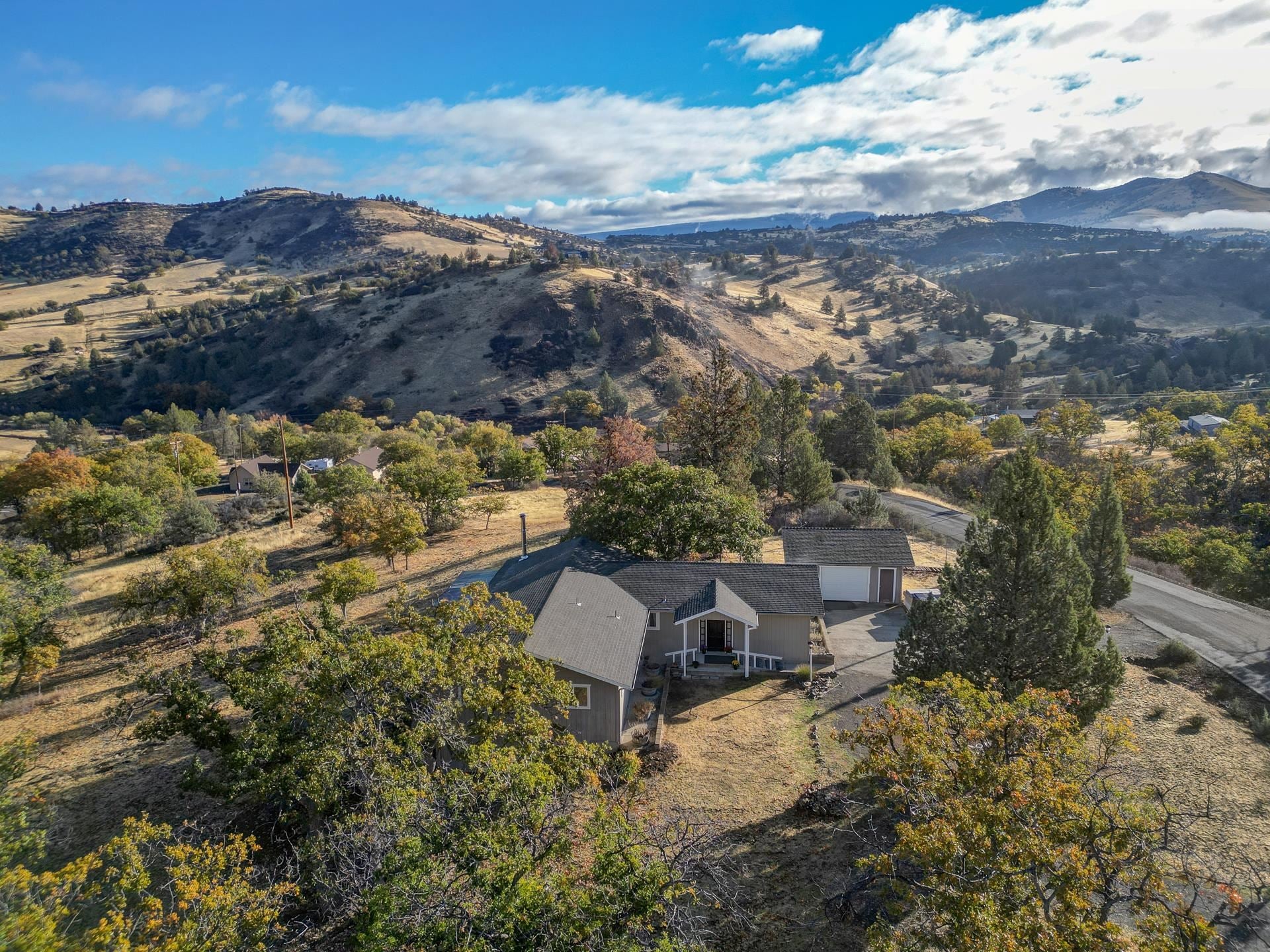 3115 Racoon Drive Hornbrook, CA 96044 - Photo 7 of 46 Gallery Image 7
