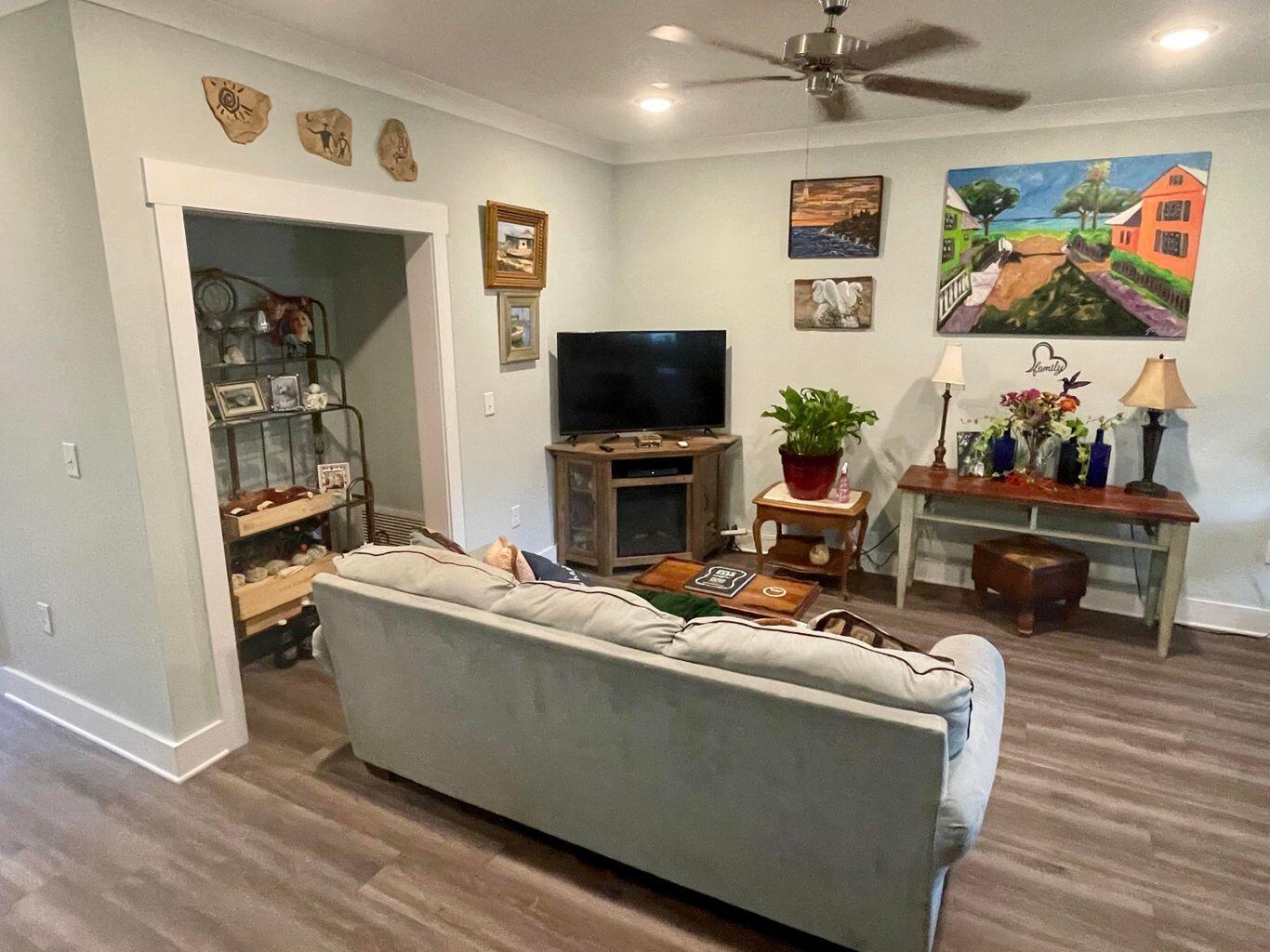 127 North Sand Palm Road Freeport, FL 32439 - Photo 6 of 14 Gallery Image 6