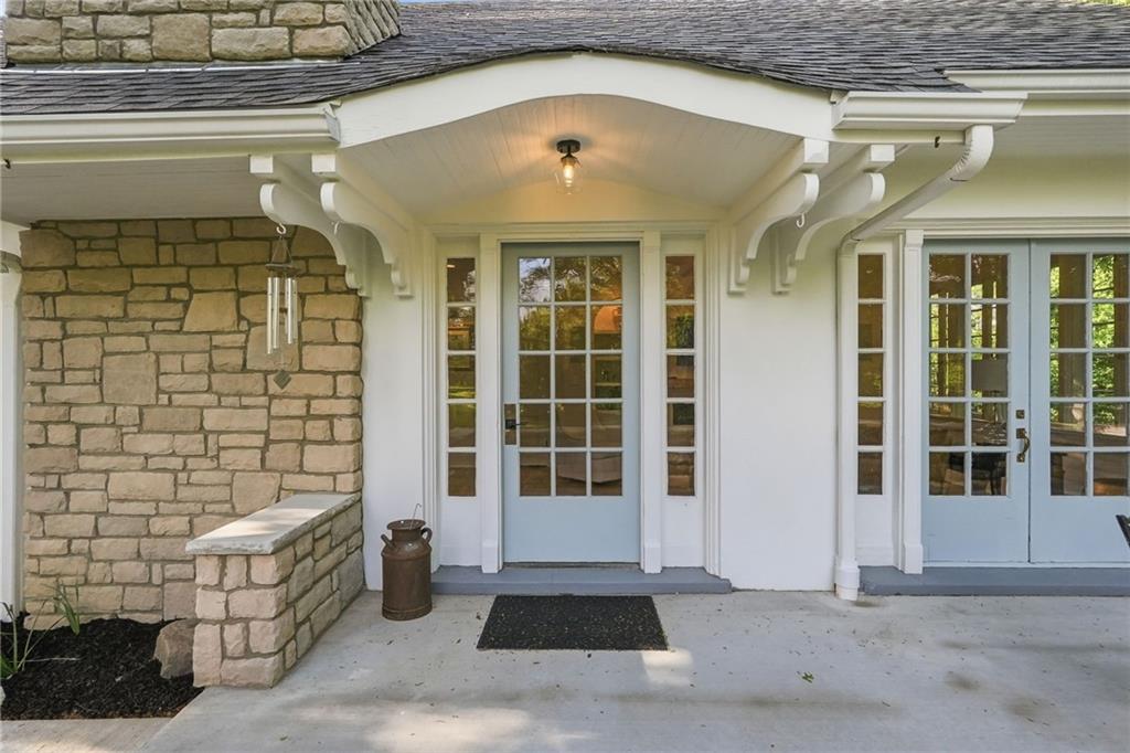 3944 Bakerstown Road Gibsonia, PA 15044 - Photo 5 of 50 a front view of a house with entryway